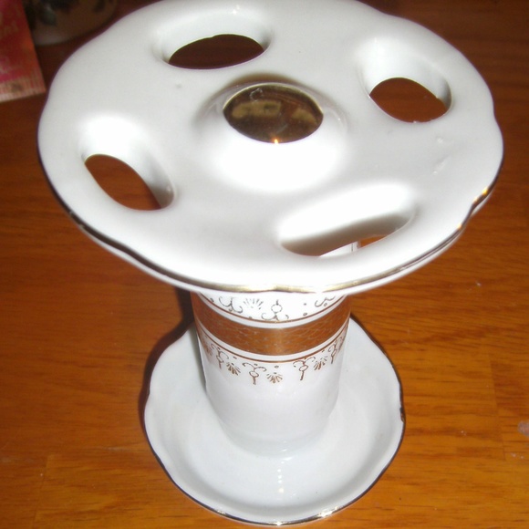 I W RICE Japan White & Gold-trim Hand Painted Toot - Picture 1 of 1